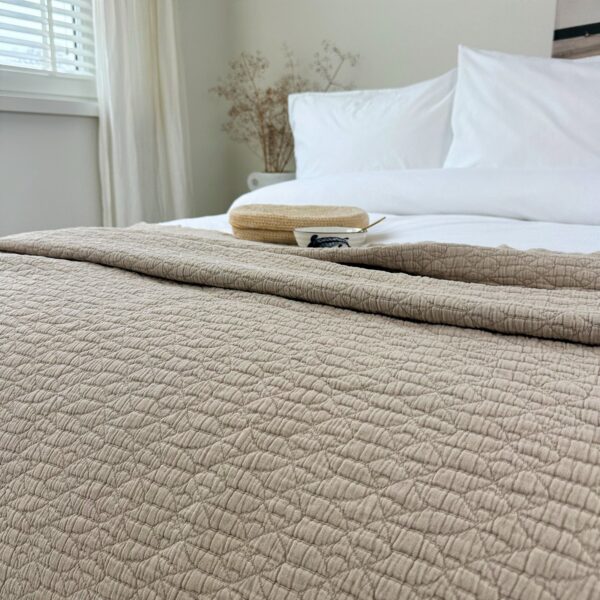 Town&Country Stonewashed Katoen Sprei – Carolina Zand